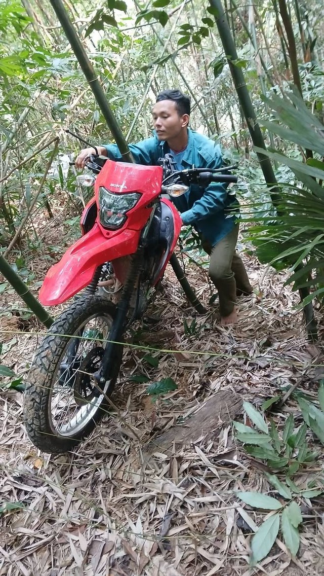 Kh&aacute;ch T&acirc;y đi lạc ng&atilde; xuống vực ở Lạng Sơn, mắc kẹt 1 đ&ecirc;m, cảnh tượng s&aacute;ng h&ocirc;m sau khiến người d&acirc;n e d&egrave; - Ảnh 3.