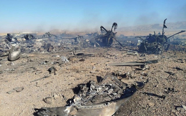 NYT: Mỹ tự cho nổ máy bay để cứu phi công! 36h nghẹt thở và hành động táo bạo phút chót giữa "bão đạn" - Ảnh 2.