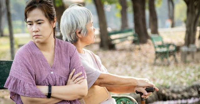 Mẹ chồng gửi chăn tơ tằm 3kg cho cháu gái, con đắp mãi vẫn kêu lạnh: Tôi chết lặng khi cắt ra kiểm tra - Ảnh 3.