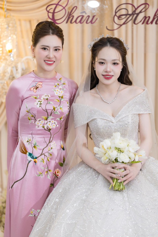 Danh t&iacute;nh mẹ chồng U50 trẻ đẹp như Hoa hậu, nghe lời dặn d&ograve; con trai trong ng&agrave;y cưới c&agrave;ng ngưỡng mộ - Ảnh 2.