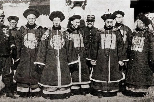 Nhà Thanh sụp đổ, 800 thành viên hoàng tộc bỗng 