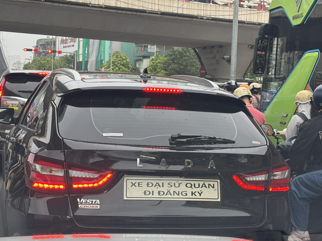 Lộ gi&aacute; xe Lada nhập khẩu Nga: To gần ngang Corolla Cross m&agrave; chưa tới 600 triệu, khi n&agrave;o b&aacute;n tại Việt Nam? - Ảnh 3.