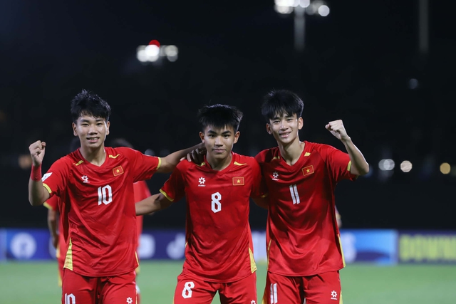 [DIỄN BIẾN] U17 Việt Nam 3-2 U17 UAE: Rượt đuổi tỷ số nghẹt thở - Ảnh 3.
