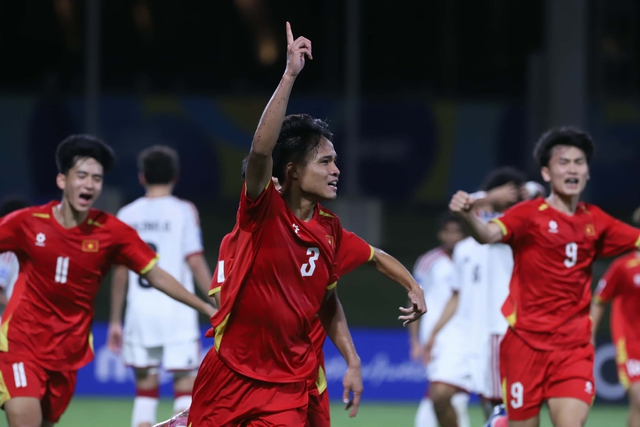 [DIỄN BIẾN] U17 Việt Nam 3-2 U17 UAE: Rượt đuổi tỷ số nghẹt thở - Ảnh 1.