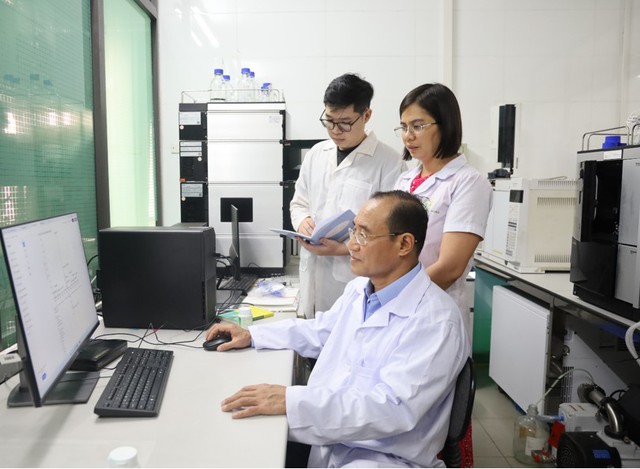 Lần đầu ti&ecirc;n c&aacute;c nh&agrave; khoa học Việt "giải m&atilde;" c&acirc;y Qu&yacute;t h&ocirc;i: T&igrave;m ra t&aacute;c dụng g&acirc;y ch&uacute; &yacute; - Ảnh 2.