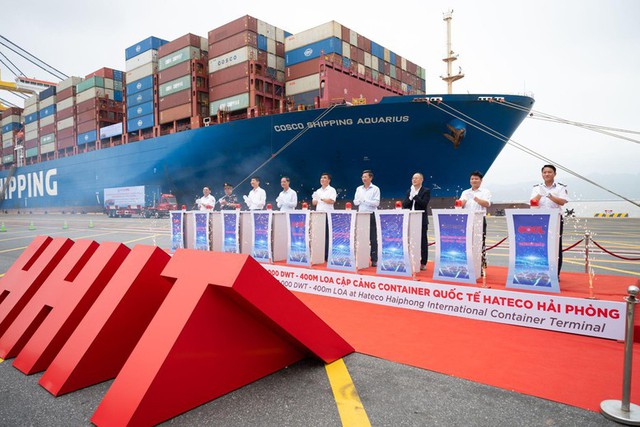 Việt Nam đón tàu lớn nhất thế giới, xác lập kỷ lục trên hành trình 150 năm - Ảnh 1.