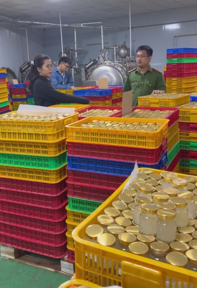 Ra quyết định bắt tạm giam chủ doanh nghiệp Nguyễn Anh Tiến SN 1990 - Ảnh 2.
