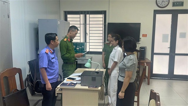 Ra lệnh bắt tạm giam chủ nhà xe Trịnh Thị Vân Anh và kế toán trưởng Nguyễn Thị Thanh Ngần - Ảnh 1.