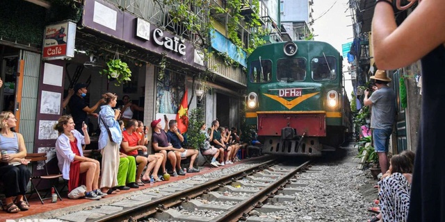 Không phải Cầu Vàng, đây mới là đại diện của Việt Nam lọt top 17 điểm đến "bỗng dưng nổi tiếng" toàn cầu - Ảnh 1.