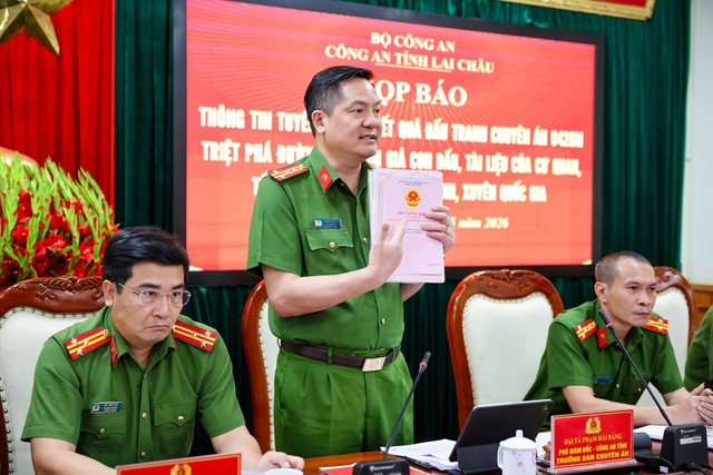 Bắt tạm giam một chủ cửa hàng xăng dầu - Ảnh 1.
