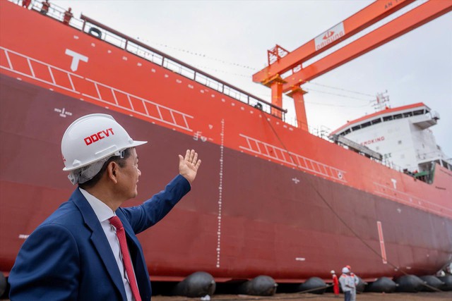Việt Nam hạ thủy tàu 21.800 DWT, thành thế lực không thể xem thường: Lộ diện “ông lớn” với 6000 kỹ sư đứng sau - Ảnh 1.