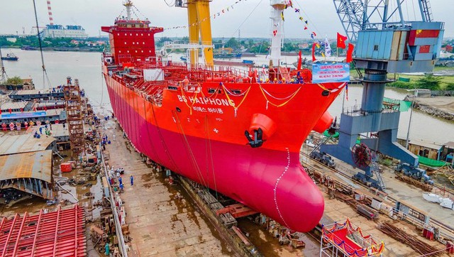 Việt Nam hạ thủy tàu 21.800 DWT, thành thế lực không thể xem thường: Lộ diện “ông lớn” với 6000 kỹ sư đứng sau - Ảnh 3.