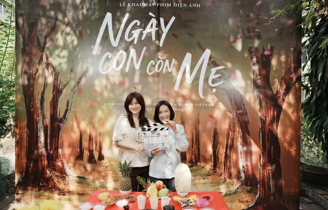 Phương Anh Đ&agrave;o n&oacute;i về Hồng Đ&agrave;o khi đ&oacute;ng mẹ con: "Hồi đầu, Đ&agrave;o cũng ngại lắm" - Ảnh 1.
