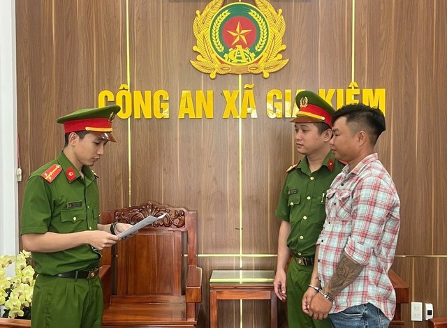 Thi hành lệnh bắt tạm giam Nguyễn Đức Tiến SN 1994 - Ảnh 1.