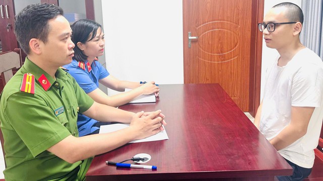 Ra quyết định khởi tố chủ cửa hàng xe đạp điện Nguyễn Thị Thoan SN 1993  - Ảnh 3.