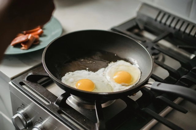 Cảnh báo hành động rán trứng ngoài đường nhiều người làm ngày nắng nóng - Ảnh 7.