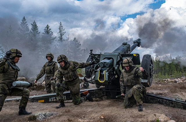HIMARS nổ tung! “Pháo đài” Kiev thất thủ - London phát cảnh báo tới toàn phương Tây, pháo hạng nặng áp sát Nga - Ảnh 3.