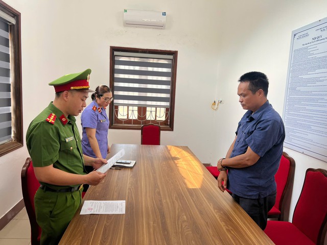 Ra quyết định khởi tố, bắt tạm giam cán bộ địa chính Vũ Bá Đoạt - Ảnh 1.