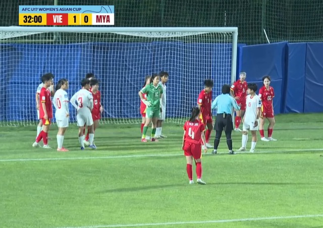 DIỄN BIẾN Việt Nam 1-0 Myanmar: Việt Nam dễ l&ecirc;n nh&igrave; bảng do Th&aacute;i Lan "vỡ trận" - Ảnh 3.