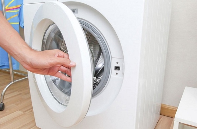 Máy giặt dùng xong nên mở nắp hay đóng nắp? Giật mình biết đáp án - Ảnh 2.