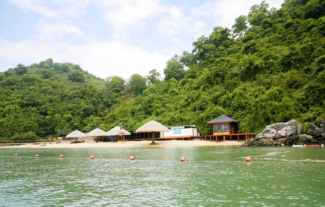 Không phải Mỹ Khê, đây mới là đại diện duy nhất của Việt Nam lọt top 100 bãi biển đẹp nhất thế giới - Ảnh 3.