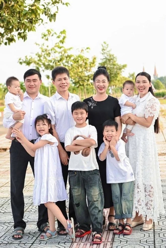 3 chị em lấy 3 anh em ruột, sống chung nhà ở Nghệ An, mẹ chồng giao luôn chìa khóa két - Ảnh 1.