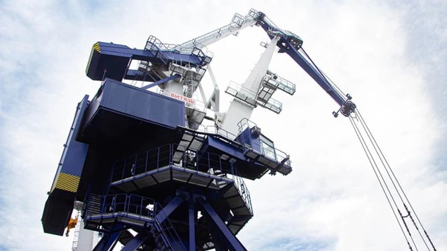 32 tấn móc gầu, 63 tấn móc cẩu: Dũng sĩ "Vityaz" của Nga ra trận tại cảng biển Azov–Biển Đen - Ảnh 1.