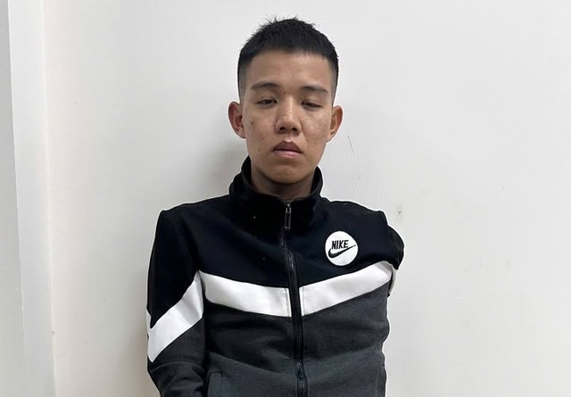 Vụ chém cha ruột, ném chai xăng đang cháy vào công an: Bắt Đỗ Văn Tĩnh - Ảnh 1.