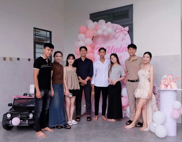 4 con dâu sinh liền tù tì trong 3 tháng, ông bà nội “chóng mặt”, nhầm tên các cháu - Ảnh 2.