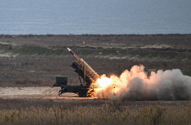 Vũ khí cảm tử lao về Moscow, Kremlin kích hoạt trả đũa – Zircon nghi đánh trúng bunker NATO, phái bộ Mỹ sơ tán khẩn - Ảnh 3.