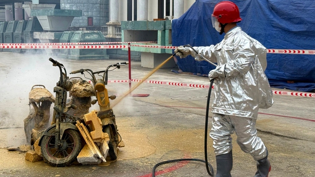 Việt Nam phát minh độc quyền FireThief - Công nghệ chữa cháy pin xe điện chưa từng có: Đỉnh cao trí tuệ - Ảnh 2.