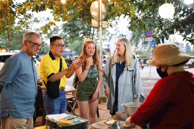 Vượt Melbourne và Bắc Kinh, đại diện duy nhất Việt Nam vào top 6 thành phố ẩm thực hấp dẫn nhất thế giới - Ảnh 4.