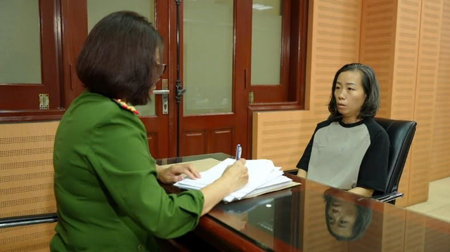 Khám xét kho chân gà đông lạnh, ra lệnh bắt tạm giam giám đốc Nguyễn Thị Tố Loan - Ảnh 2.
