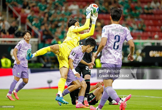 Diễn biến Mexico 1-0 Hàn Quốc: Sai lầm ngớ ngẩn, bàn thắng quá bất ngờ - Ảnh 2.