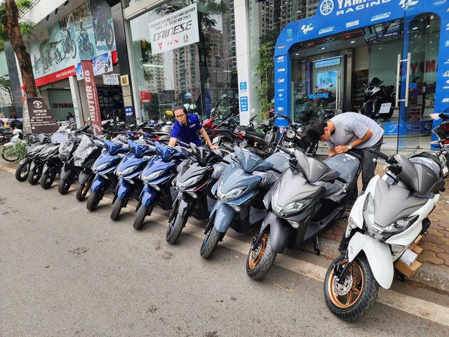 Xe tay ga Yamaha hybrid giảm giá mạnh tại đại lý: Xe ăn 1,6L/100km được ưu đãi gần 4 triệu đồng - Ảnh 1.