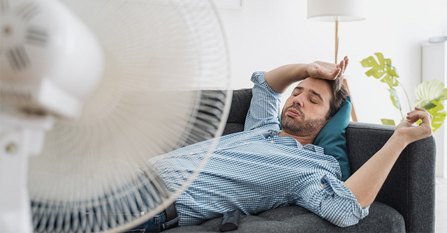 Kiểu bật quạt qua đêm khi đi ngủ được cảnh báo không nên: Nhiều nhà vẫn đang làm mỗi ngày - Ảnh 2.