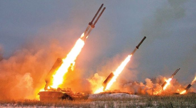 TST: Nga chỉ còn 1 tháng trước giờ G! 700 tên lửa sắp nhắm thẳng lãnh thổ - Ông Putin đi nước cờ khiến EU chấn động - Ảnh 1.