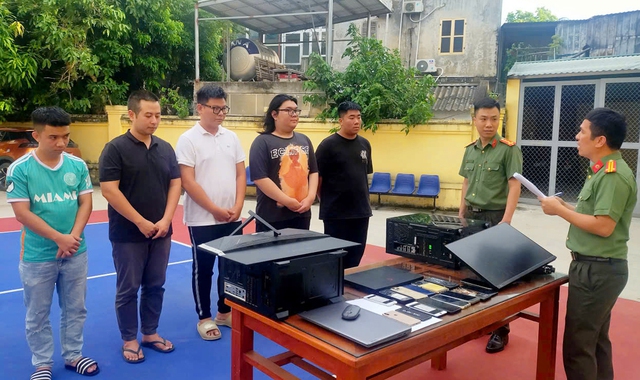 Bắt Nguyễn Tiến Đạt SN 2004 trong chuyên án đặc biệt liên quan 1.000 tài khoản ngân hàng - Ảnh 1.
