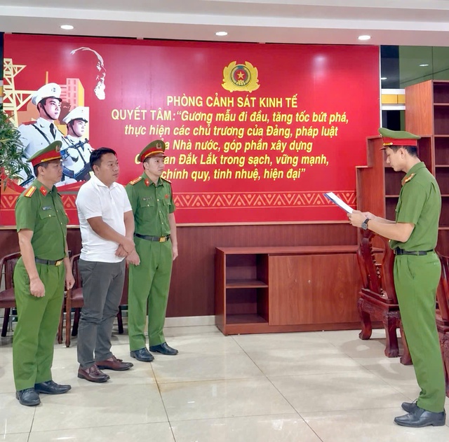 Ra lệnh bắt tạm giam Giám đốc Nguyễn Viết Lãm SN 1993 - Ảnh 1.