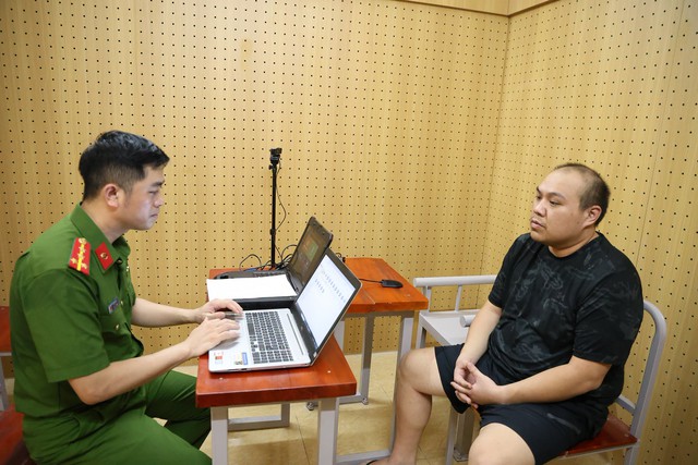 Công an điều tra 266 tài khoản ngân hàng giao dịch hơn 1.000 tỷ đồng: Nguyễn Đình Giáp SN 1984 bị bắt - Ảnh 1.