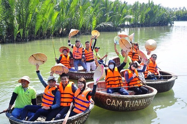 Cảnh tượng tại điểm du lịch nổi tiếng Hội An khiến nhiều người bất ngờ, thốt lên: Không tin vào mắt mình - Ảnh 4.