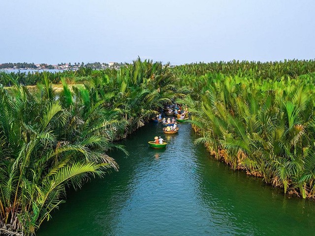 Cảnh tượng tại điểm du lịch nổi tiếng Hội An khiến nhiều người bất ngờ, thốt lên: Không tin vào mắt mình - Ảnh 2.