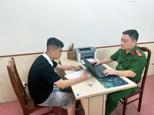 Thi hành lệnh bắt tạm giam Nguyễn Anh Tuấn SN 1996 - Ảnh 1.