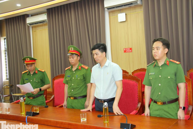 Ra lệnh bắt tạm giam Phó Chủ tịch xã Đào Minh Khánh SN 1976 - Ảnh 1.