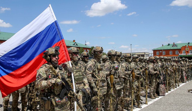 TST: Quân Nga tiến gần thủ đô Kiev, Ukraine ra lệnh sơ tán khẩn – Tuyên bố của ông Putin làm dậy sóng phương Tây - Ảnh 1.
