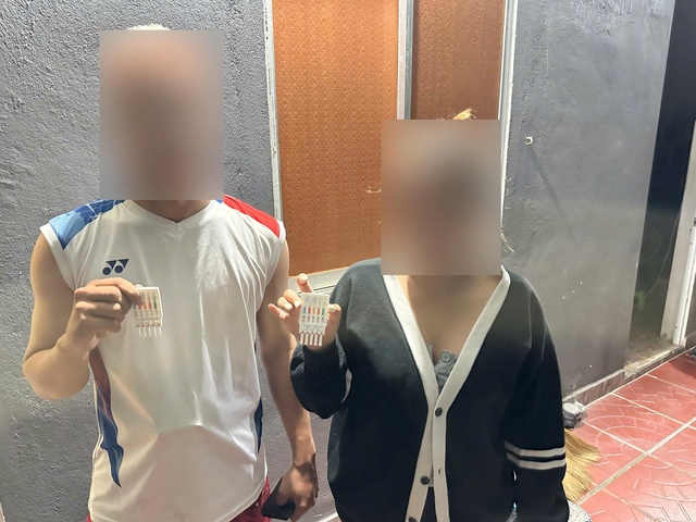 Công an đồng loạt ra quân, kiểm tra 14 nhà nghỉ, nhà trọ - Ảnh 2.