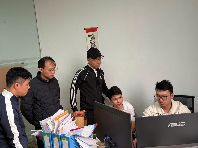 Bắt Hà Tiến Đạt SN 1997 liên quan 5.000 tài khoản ngân hàng, dòng tiền luân chuyển hàng nghìn tỷ đồng - Ảnh 4.