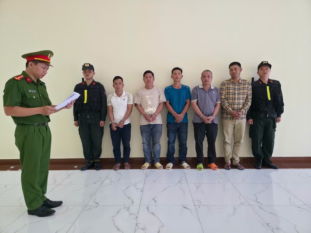 Thi hành lệnh bắt tạm giam Nguyễn Trần Minh Trung liên quan gần 800 tấn tang vật - Ảnh 1.