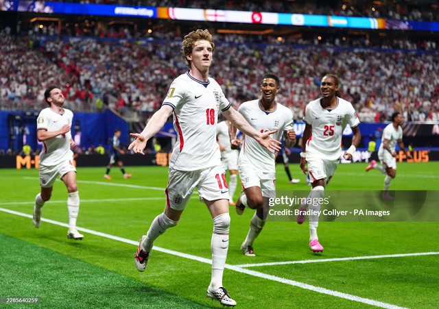 Messi tạo nên màn ngược dòng kinh điển, Argentina hạ Anh 2-1 để vào chung kết World Cup 2026 - Ảnh 2.