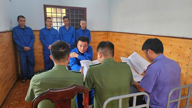 Công an điều tra giao dịch rửa tiền hơn 14 tỷ đồng: Đã xác định được 5 người có liên quan - Ảnh 1.